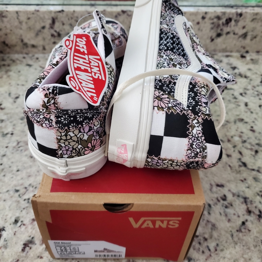NEW never worn VANS Patchwork Floral womens sz 9